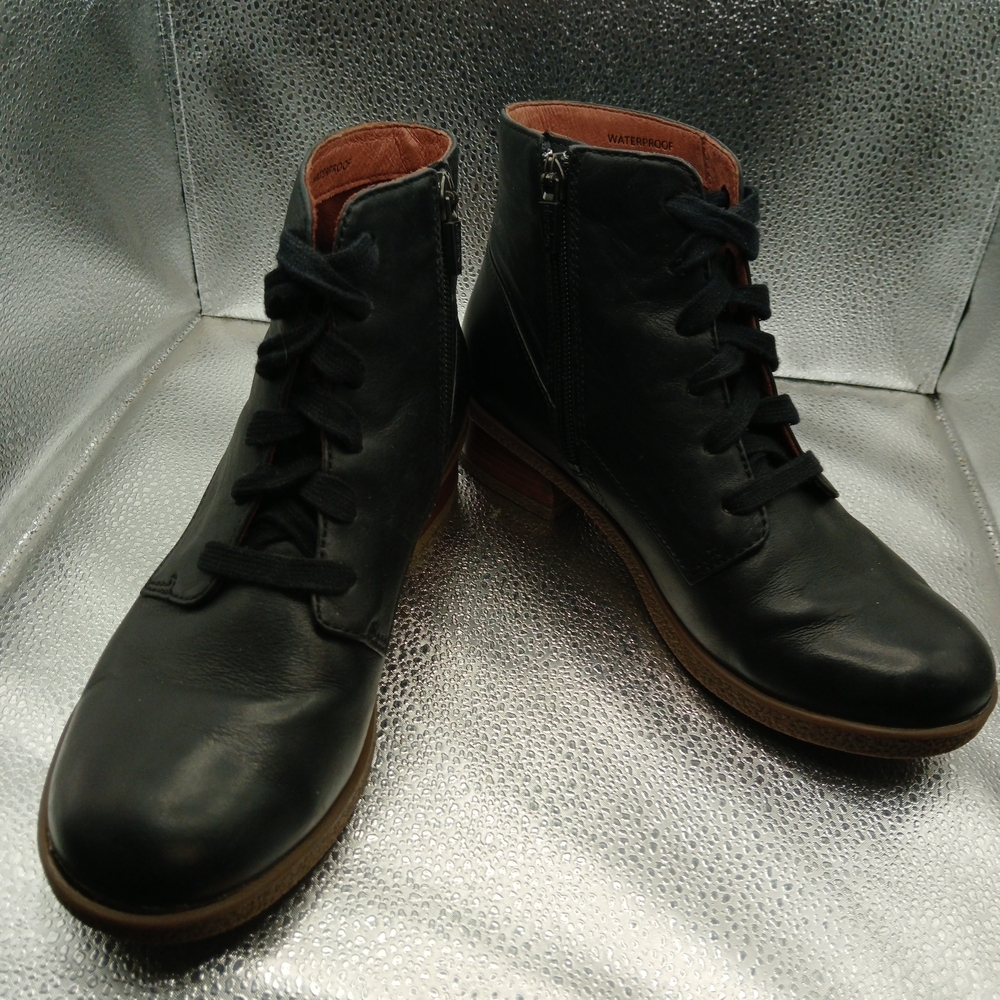 Dansko Black Lace Up Waterproof Boots Women's Size 36/5.5-6